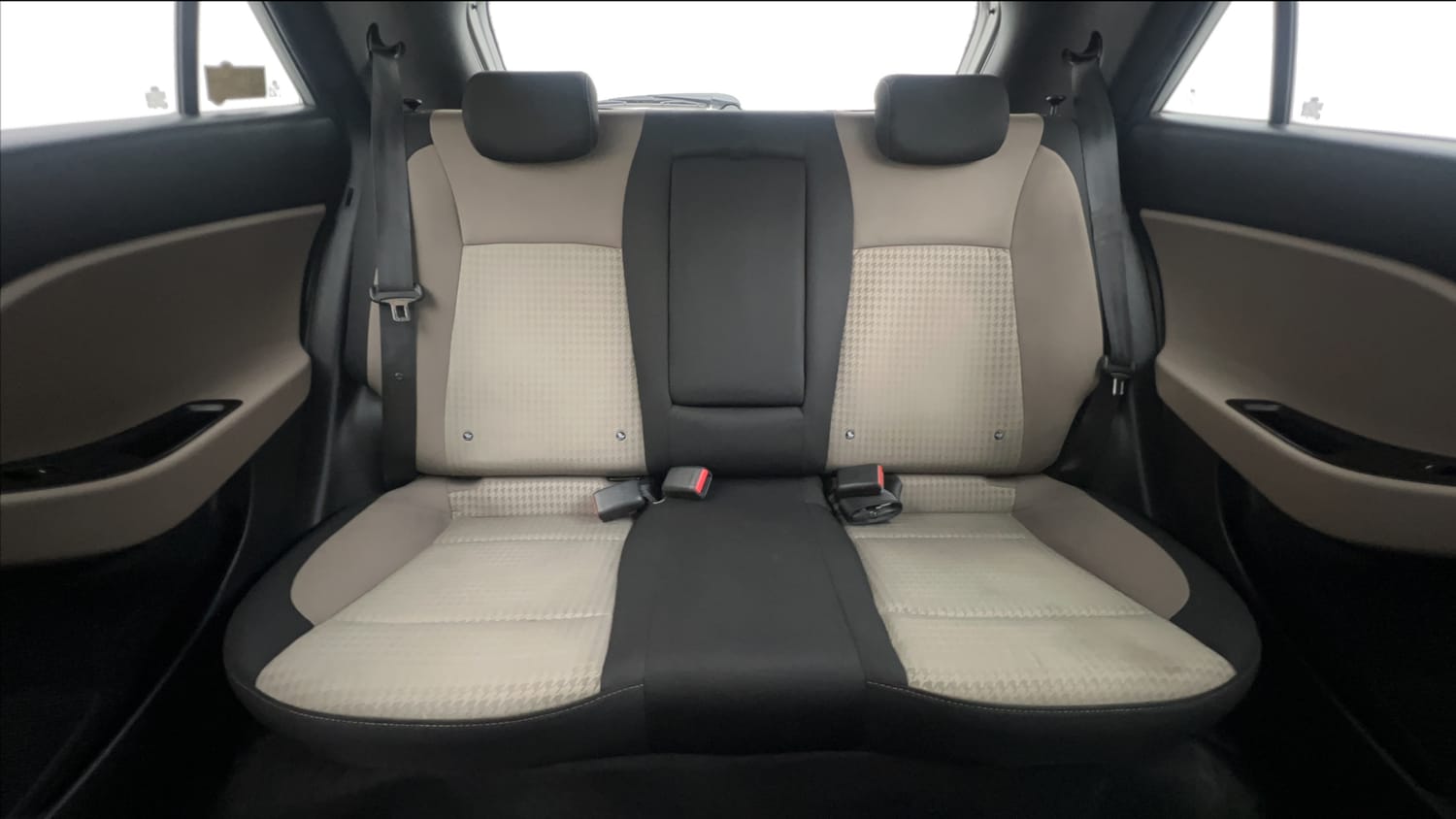 Used 2018 Hyundai Elite i20 Asta 1.2 (O) Petrol Manual interior REAR SEAT CONDITION VIEW