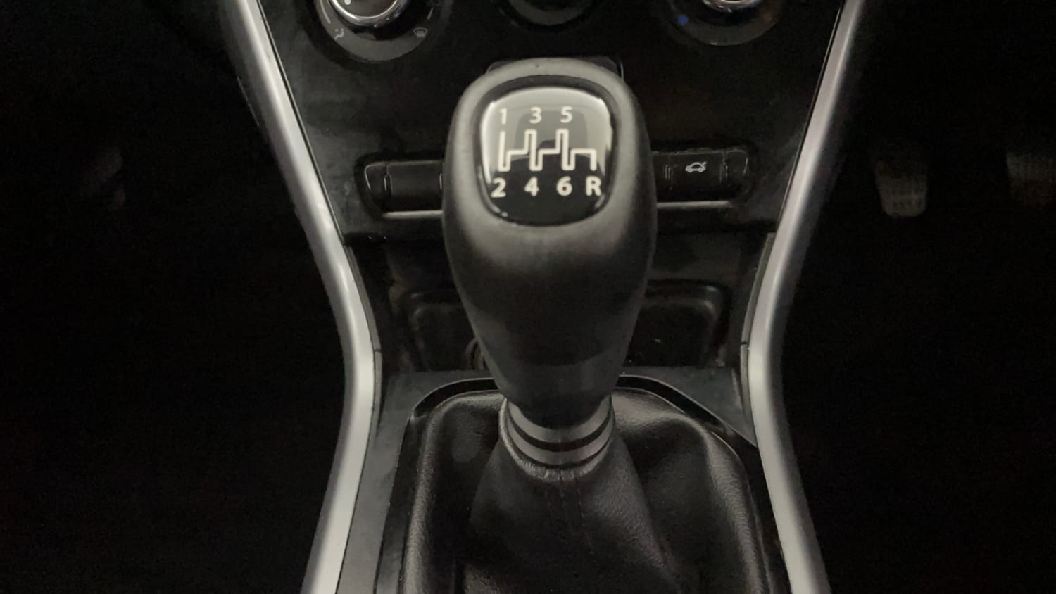 Used 2020 Tata Nexon XM Petrol Manual interior GEAR  KNOB VIEW