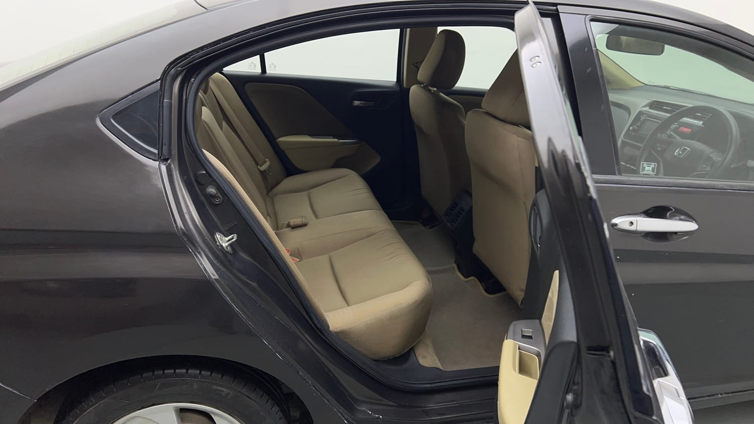 Used 2015 Honda City V Petrol Manual interior RIGHT SIDE REAR DOOR CABIN VIEW