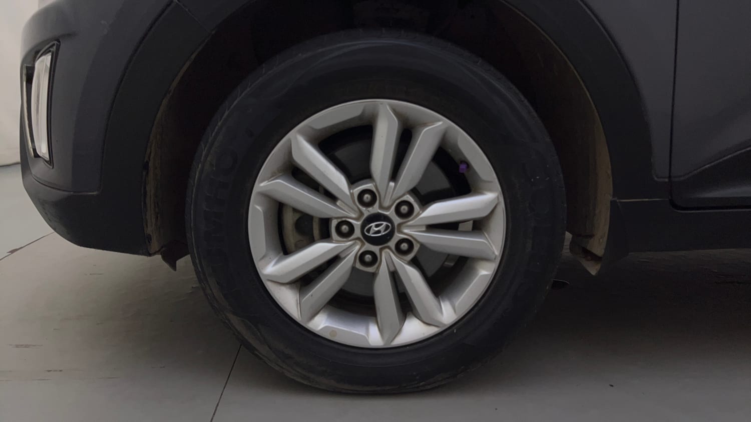 Used 2017 Hyundai Creta 1.6 SX Plus Petrol Petrol Manual tyres LEFT FRONT TYRE RIM VIEW
