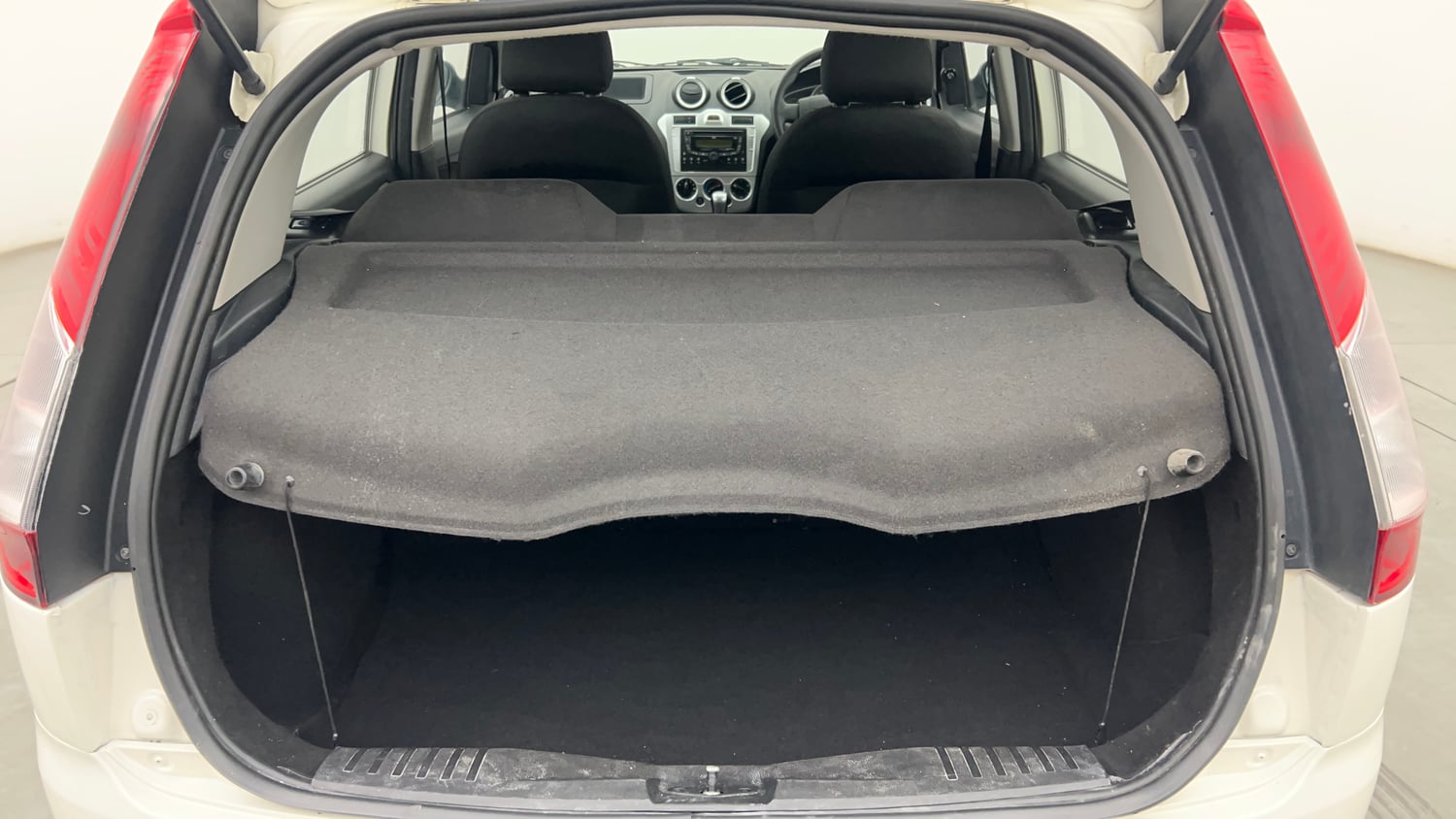 Used 2015 Ford Figo Duratec Petrol ZXI 1.2 Petrol Manual interior DICKY INSIDE VIEW