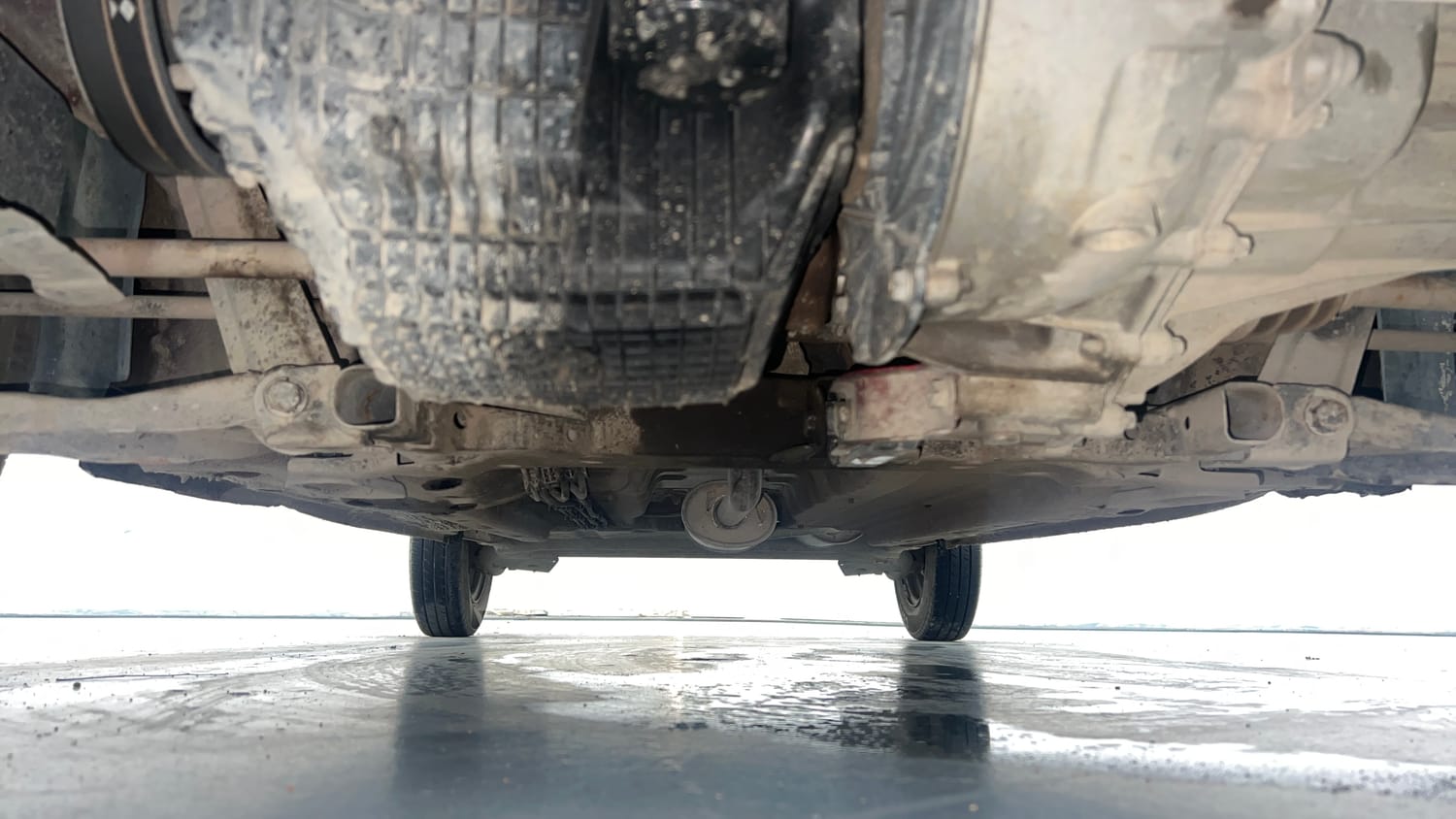 Used 2018 Renault Kwid 1.0 RXL Petrol Manual extra FRONT LEFT UNDERBODY VIEW