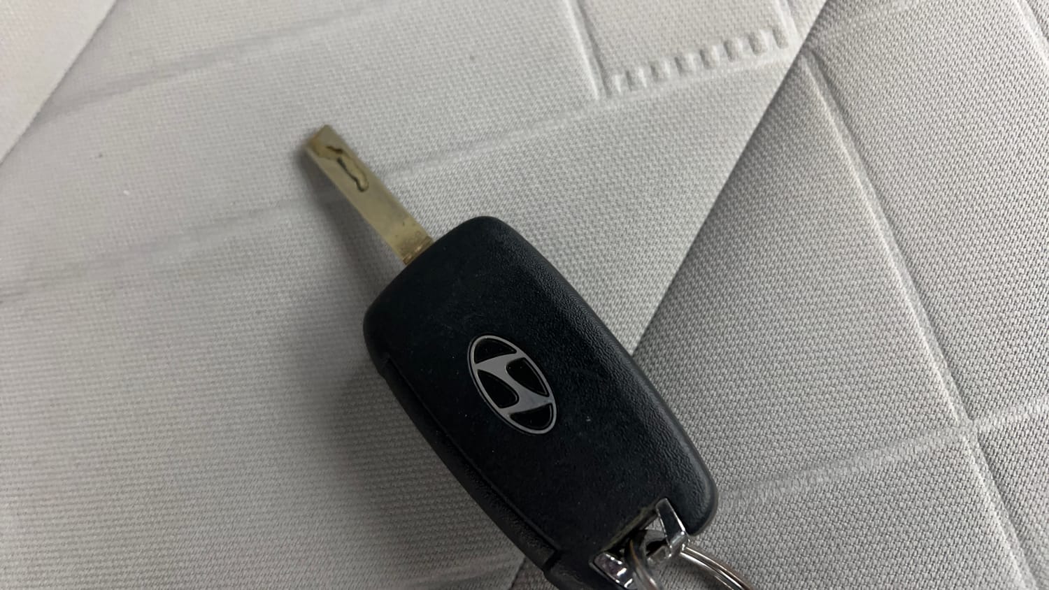 Used 2025 Hyundai i20 Sportz (O) 1.2 IVT Petrol Automatic extra CAR KEY VIEW