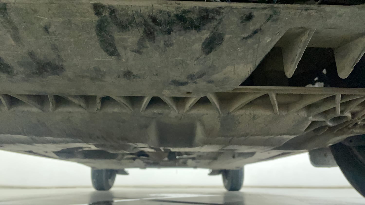 Used 2013 Volkswagen Polo Trendline 1.2L (P) Petrol Manual extra FRONT LEFT UNDERBODY VIEW