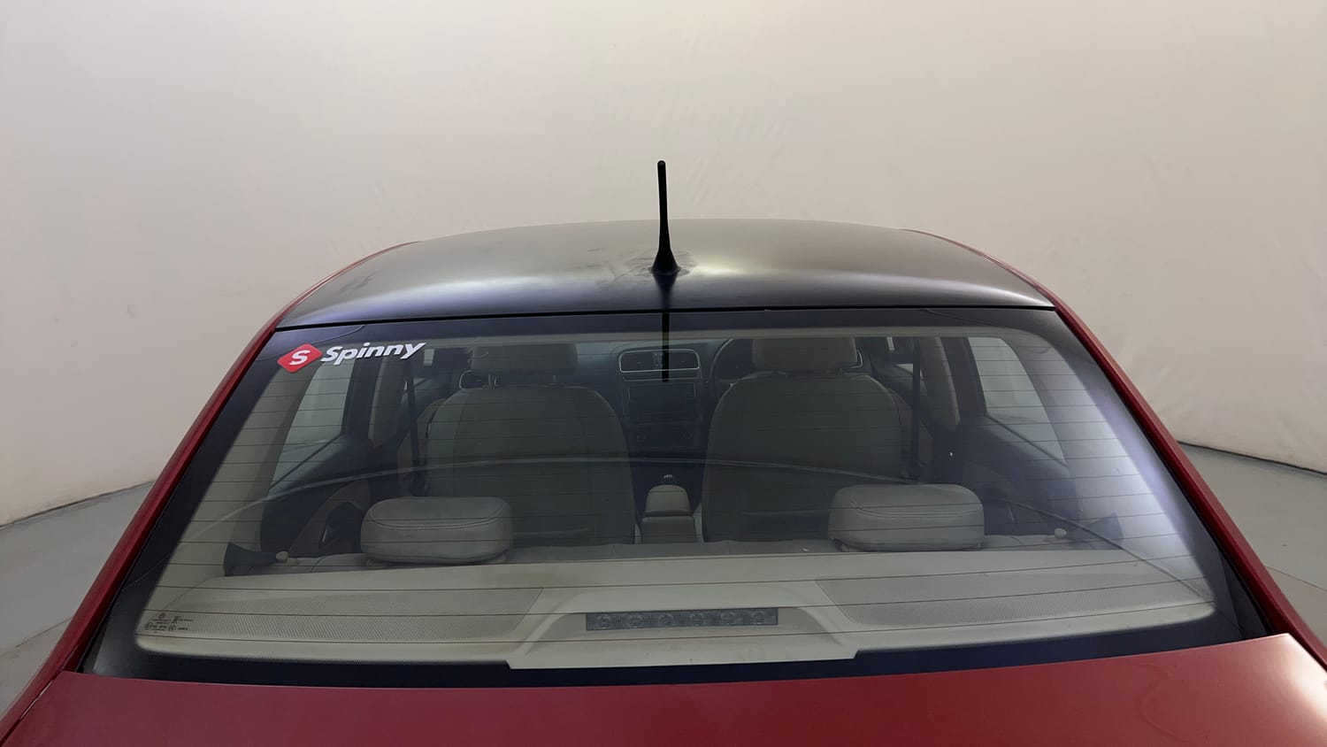 Used 2019 Volkswagen Ameo Highline Plus 1.0L (P) 16 Alloy Petrol Manual exterior BACK WINDSHIELD VIEW