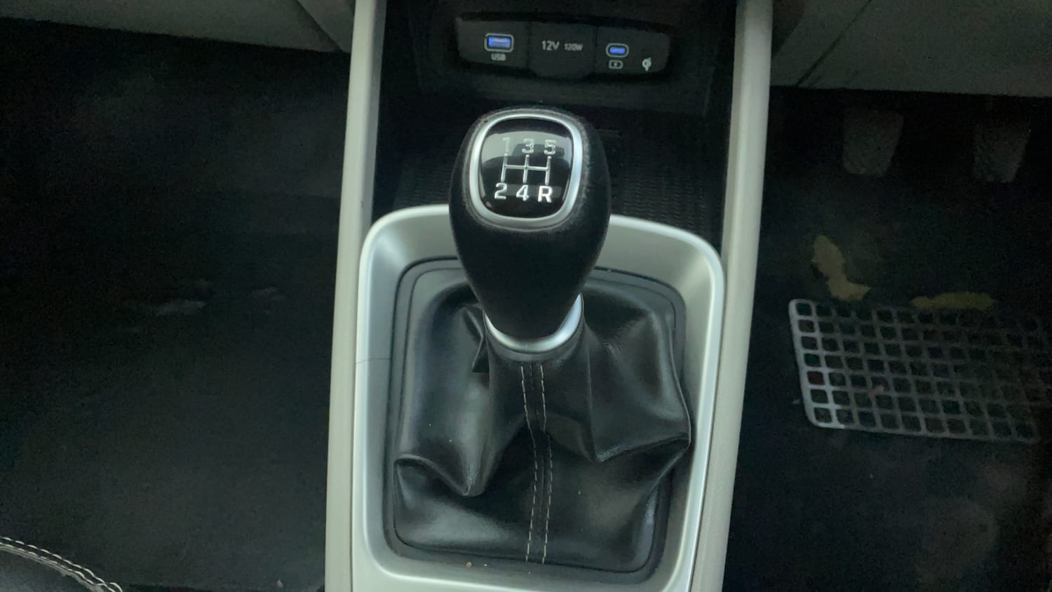 Used 2022 Hyundai Venue SX 1.2 Petrol Petrol Manual interior GEAR  KNOB VIEW