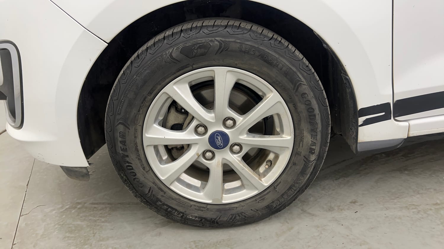 Used 2019 Ford Figo Titanium 1.2 Ti-VCT MT Petrol Manual tyres LEFT FRONT TYRE RIM VIEW