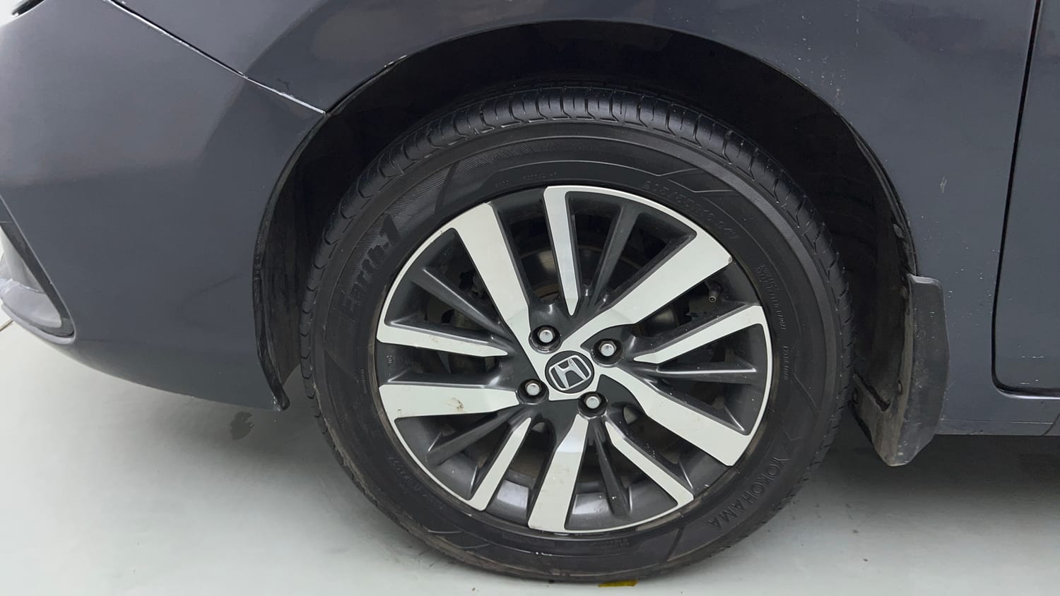 Used 2022 Honda City ZX CVT Petrol Petrol Automatic tyres LEFT FRONT TYRE RIM VIEW
