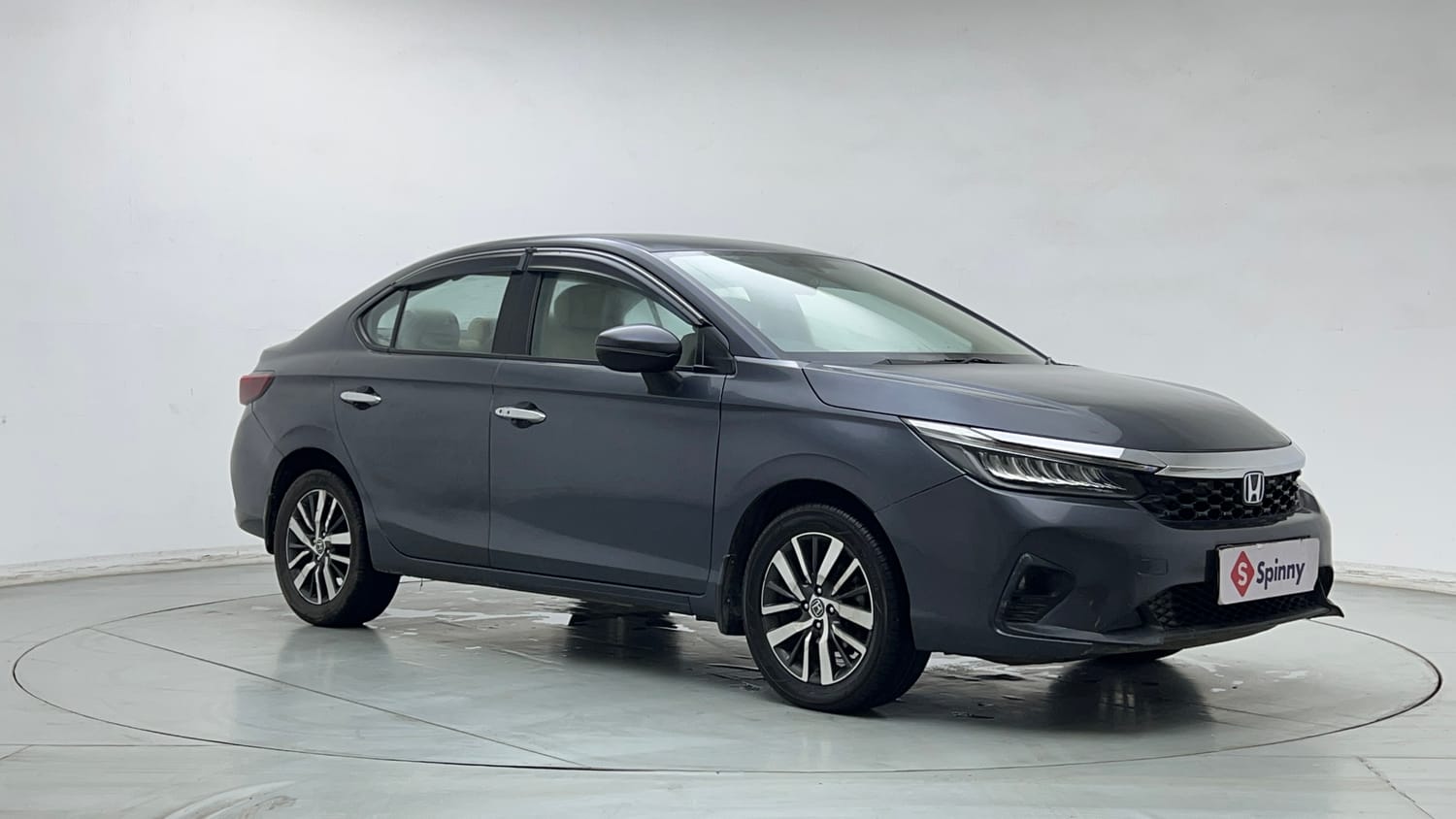 Used 2022 Honda City ZX CVT Petrol Petrol Automatic exterior RIGHT FRONT CORNER VIEW