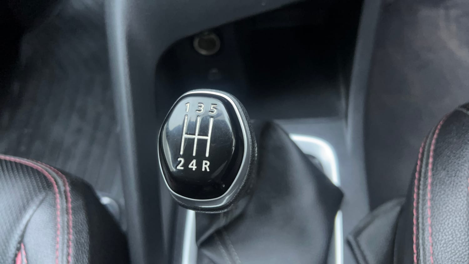 Used 2023 Nissan Magnite XV Premium Turbo Petrol Manual interior GEAR  KNOB VIEW