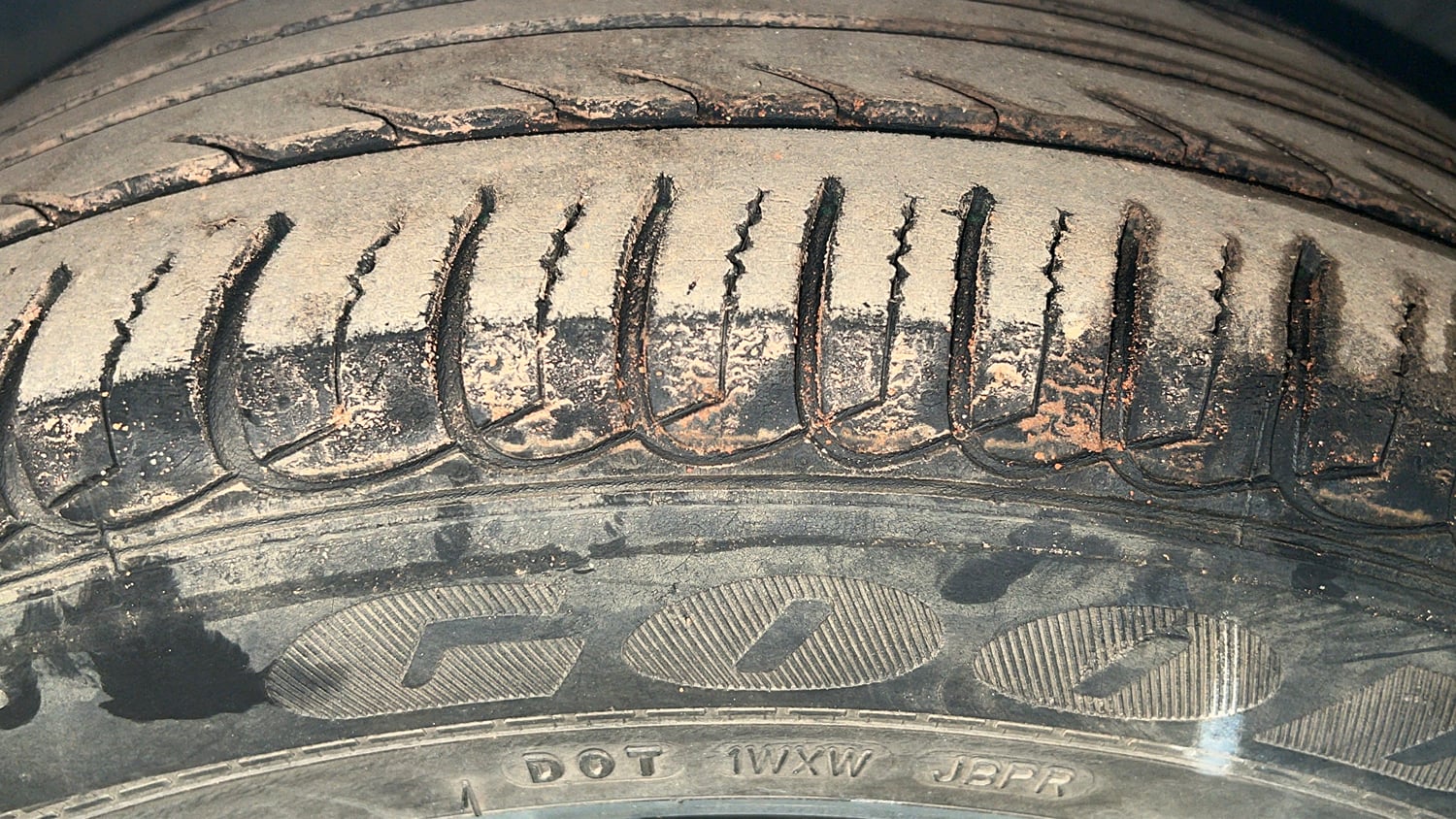Used 2019 Ford EcoSport Titanium 1.5L Ti-VCT Petrol Manual tyres RIGHT FRONT TYRE TREAD VIEW