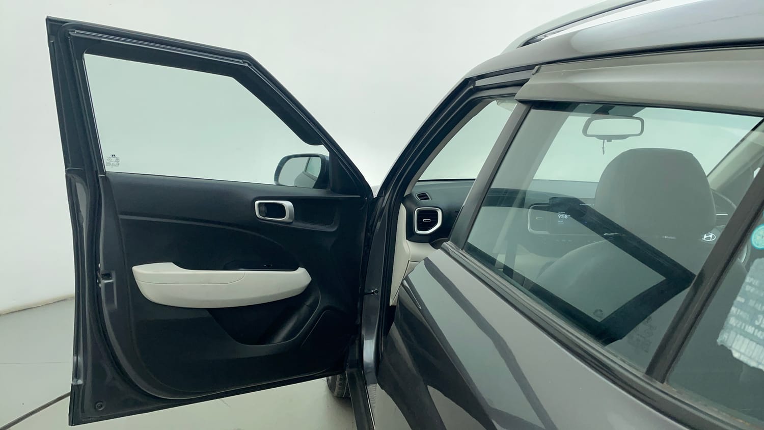 Used 2022 Hyundai Venue SX 1.2 Petrol Petrol Manual interior LEFT FRONT DOOR OPEN VIEW