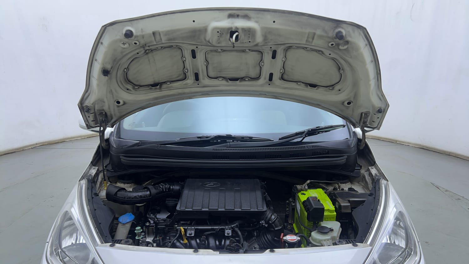 Used 2017 Hyundai Grand i10 Sportz (O) AT 1.2 Kappa VTVT Petrol Automatic engine ENGINE & BONNET OPEN FRONT VIEW