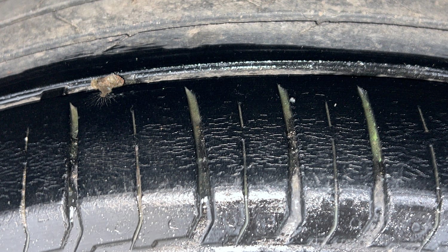 Used 2018 Tata Nexon XZ Plus Petrol Manual tyres RIGHT REAR TYRE TREAD VIEW