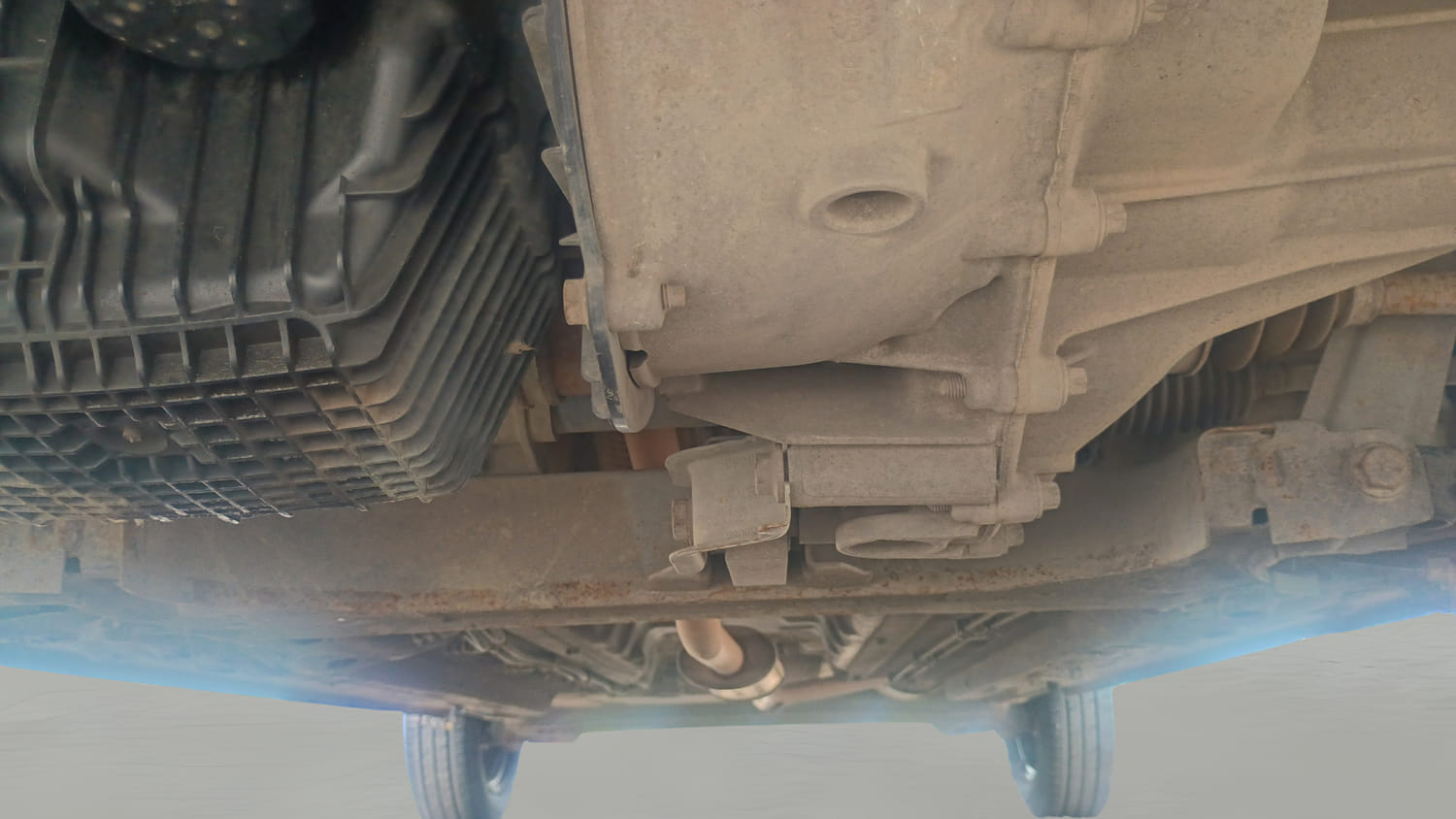 Used 2020 Renault Kwid RXT Petrol Manual extra FRONT LEFT UNDERBODY VIEW