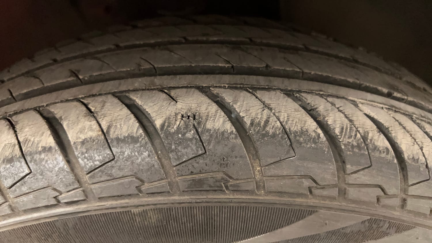 Used 2017 Maruti Suzuki Ignis Delta 1.2 AMT Petrol Automatic tyres RIGHT FRONT TYRE TREAD VIEW