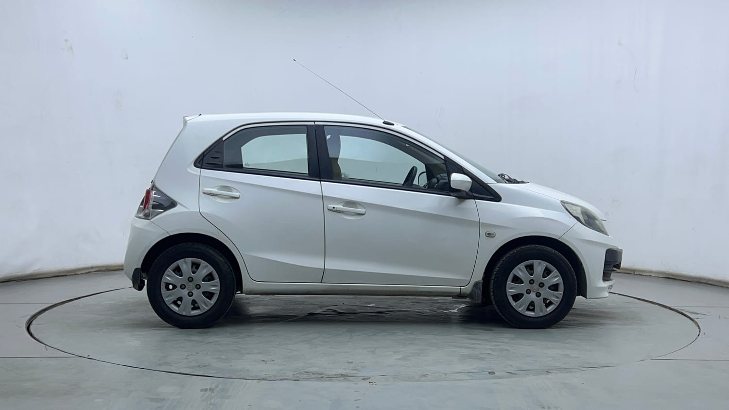 Used 2013 Honda Brio S MT Petrol Manual exterior RIGHT SIDE VIEW