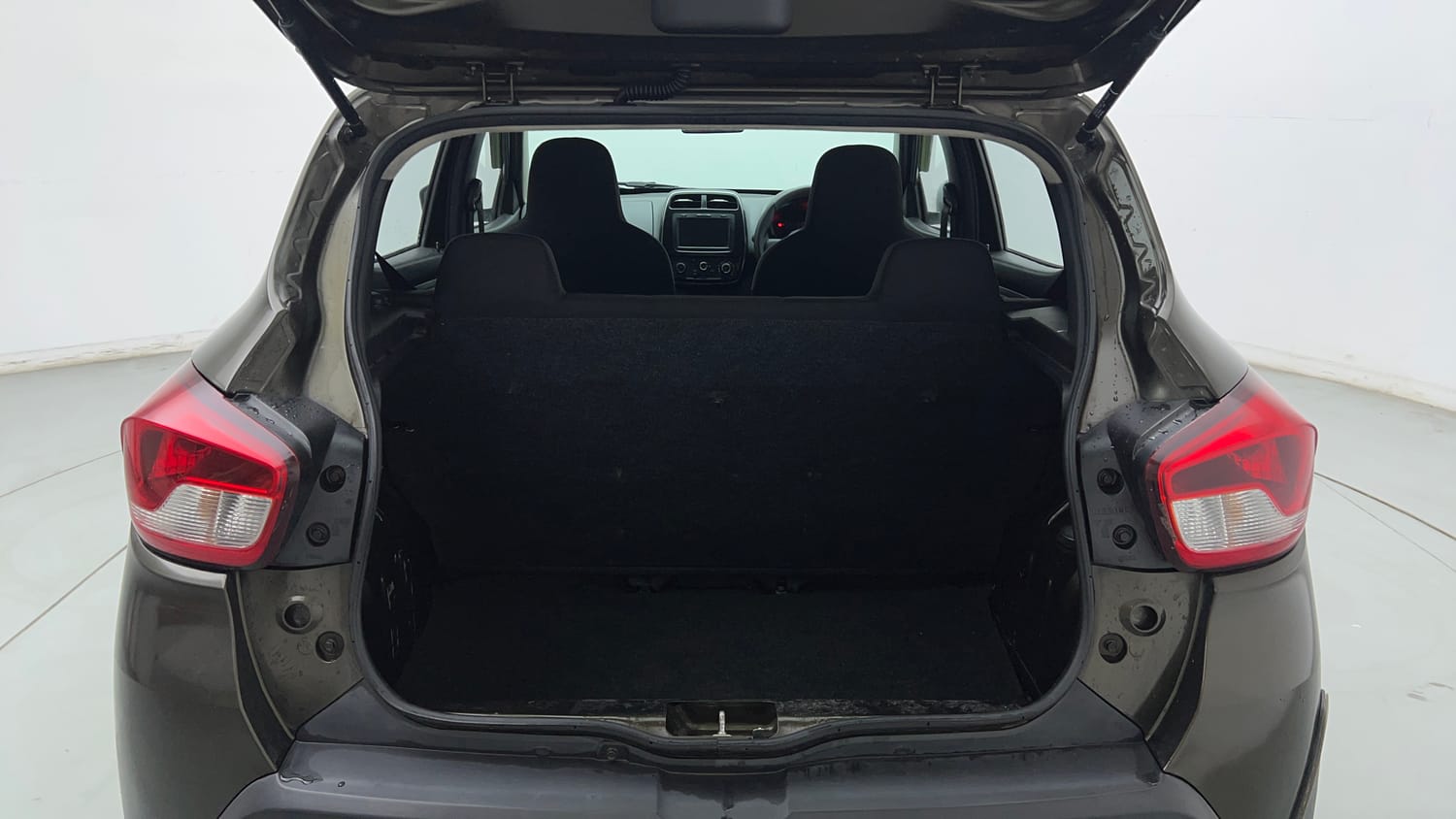 Used 2019 Renault Kwid RXT (O) 1.0 SCE Edition Petrol Manual interior DICKY INSIDE VIEW
