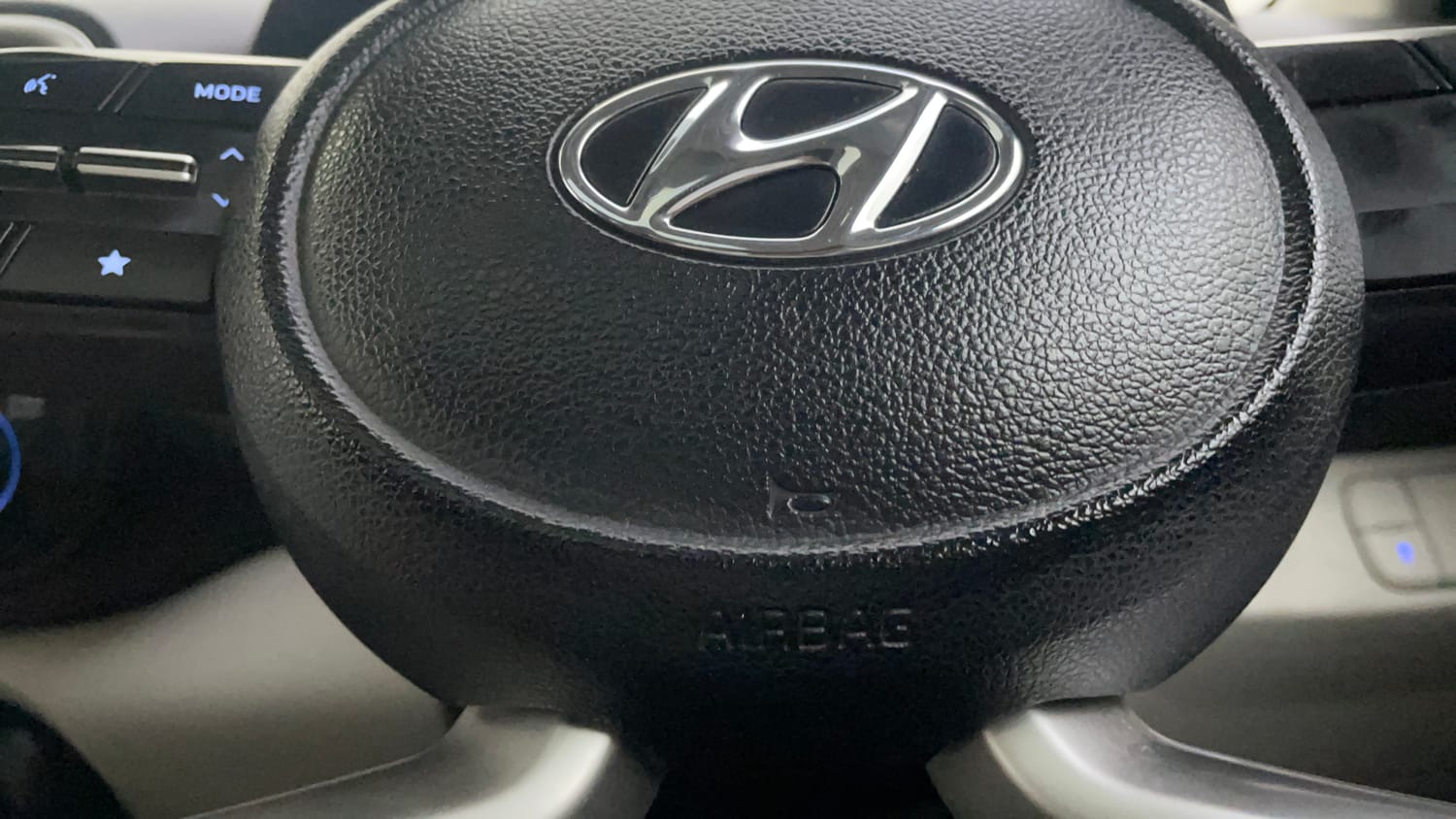 Used 2022 Hyundai Venue SX 1.2 Petrol Petrol Manual top_features Airbags