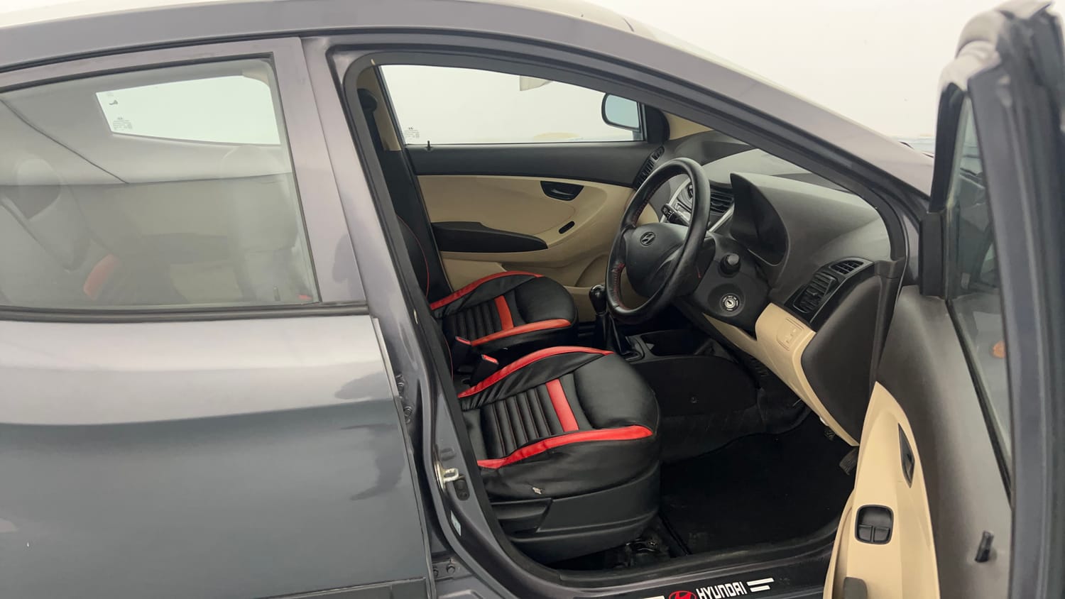 Used 2017 Hyundai Eon Era + Petrol Manual interior RIGHT SIDE FRONT DOOR CABIN VIEW