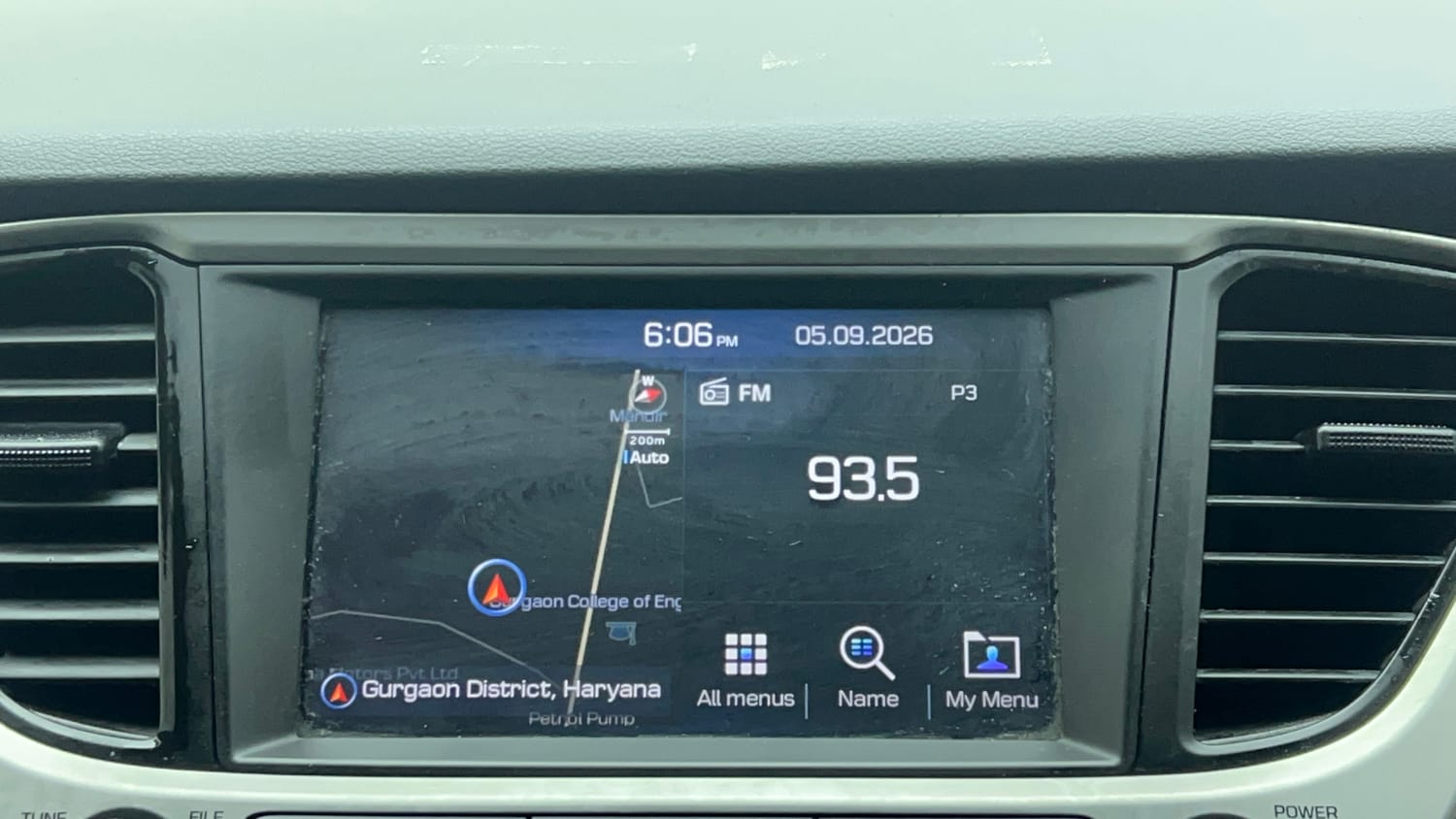 Used 2019 Hyundai Verna SX 1.6 VTVT Petrol Manual top_features Touch screen infotainment system