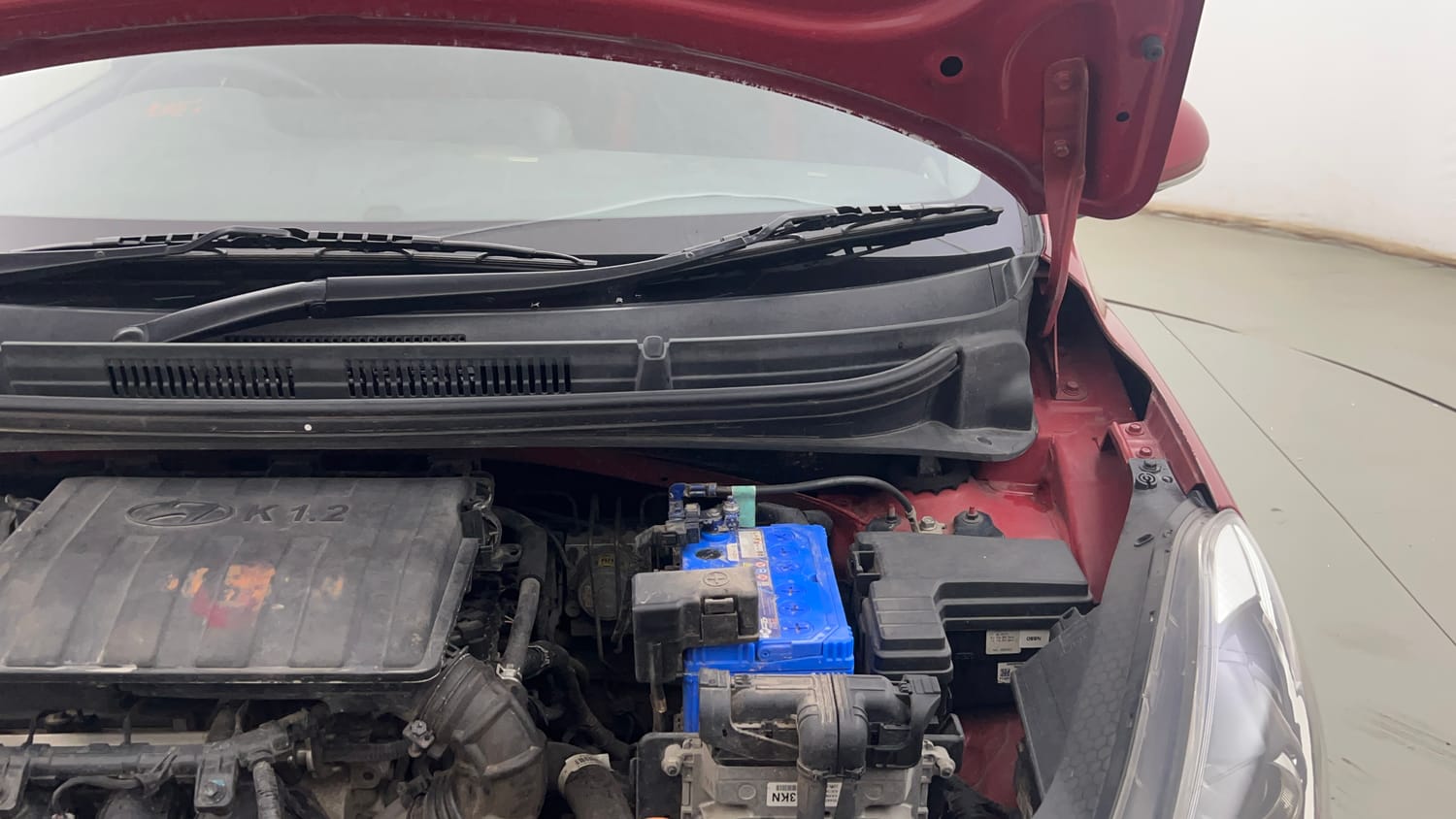 Used 2022 Hyundai Grand i10 Nios Sportz AMT 1.2 Kappa VTVT Petrol Automatic engine ENGINE LEFT SIDE HINGE & APRON VIEW