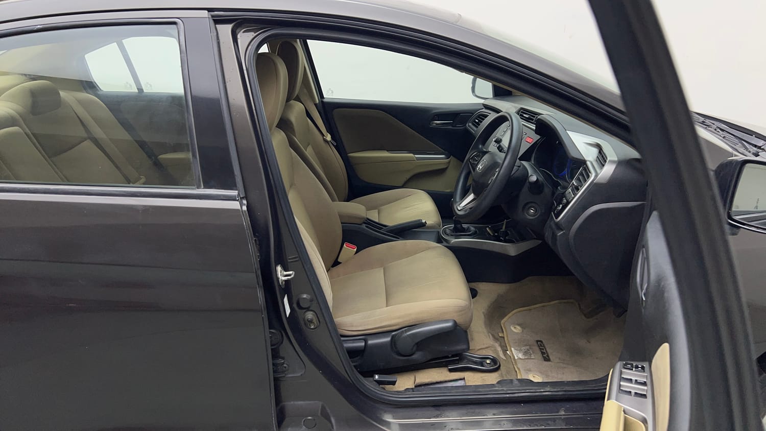 Used 2015 Honda City V Petrol Manual interior RIGHT SIDE FRONT DOOR CABIN VIEW