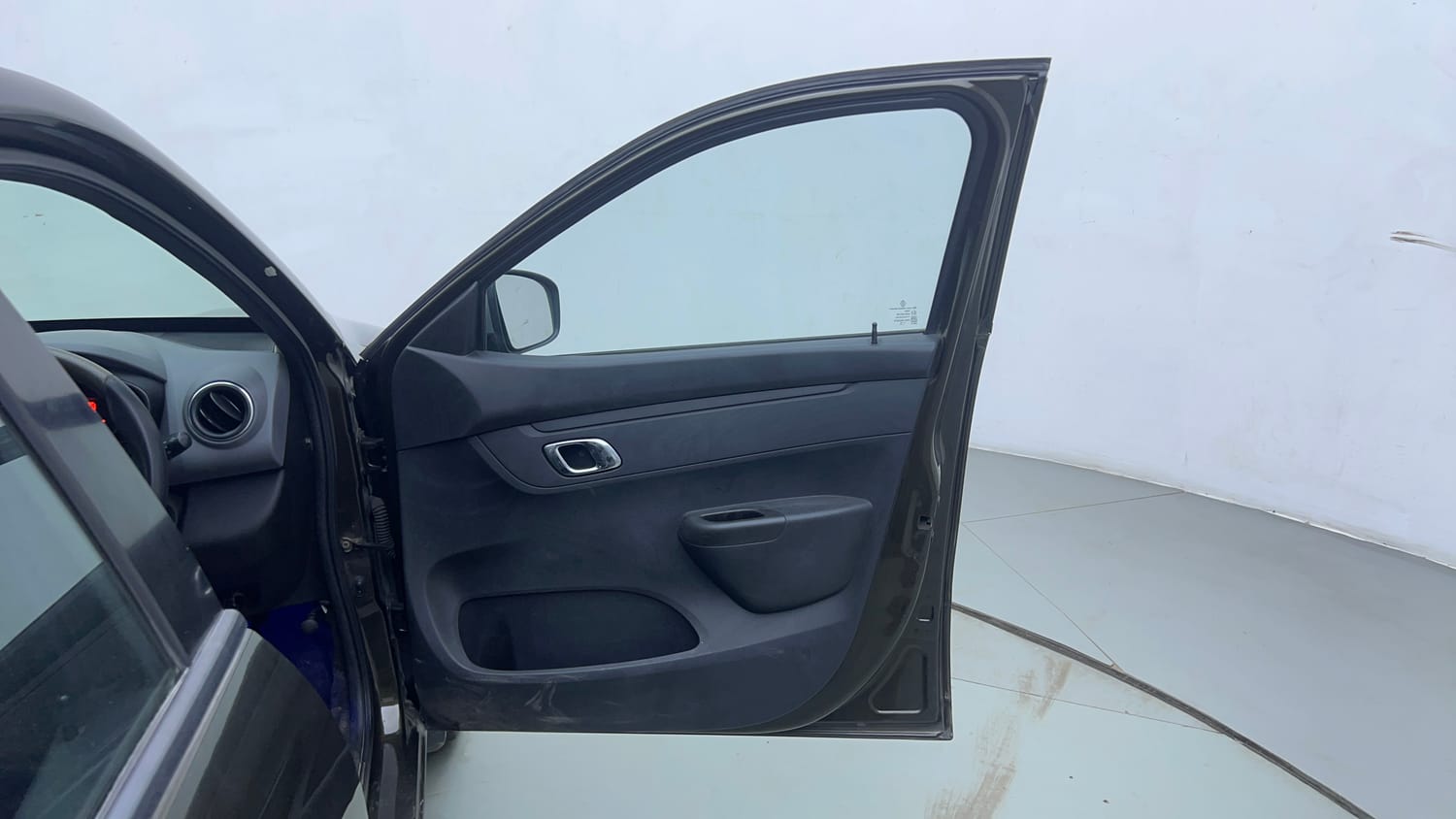 Used 2019 Renault Kwid 1.0 RXT AMT Opt Petrol Automatic interior RIGHT FRONT DOOR OPEN VIEW