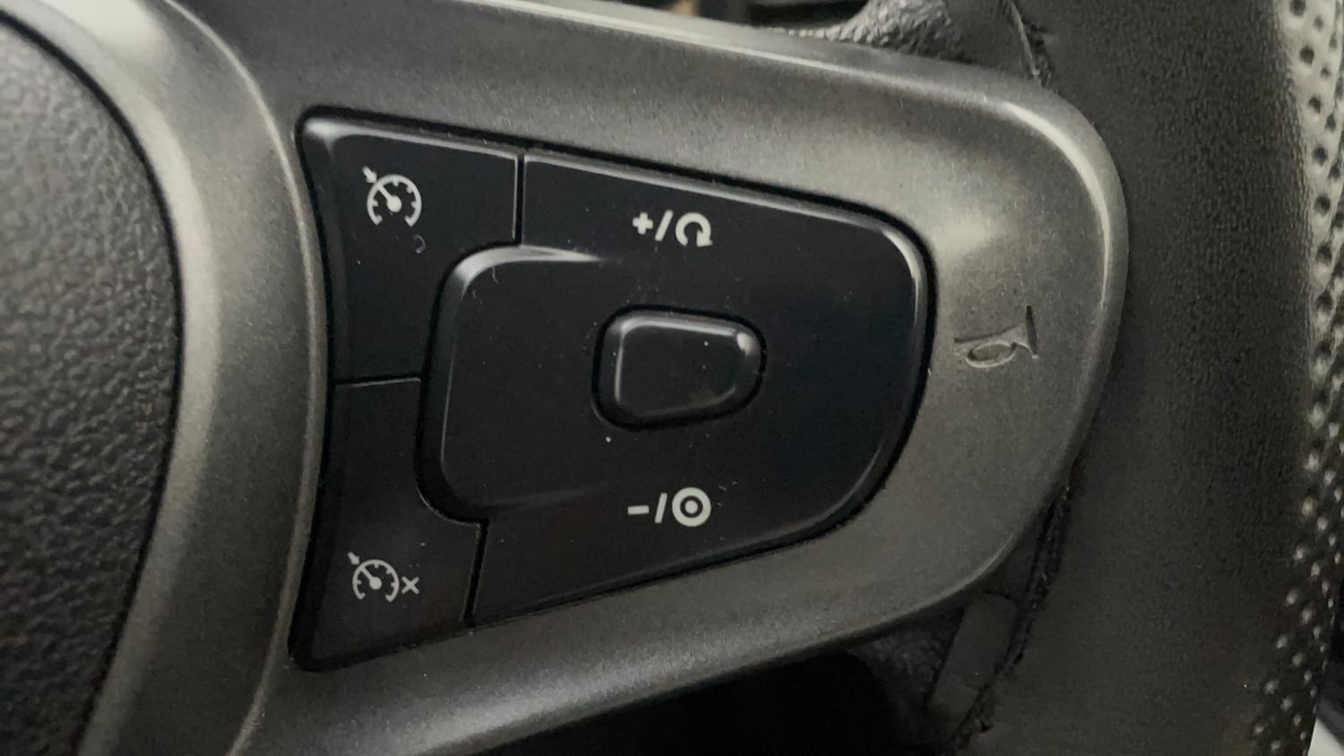 Used 2023 Tata Punch Accomplished AMT Petrol Automatic top_features Cruise control