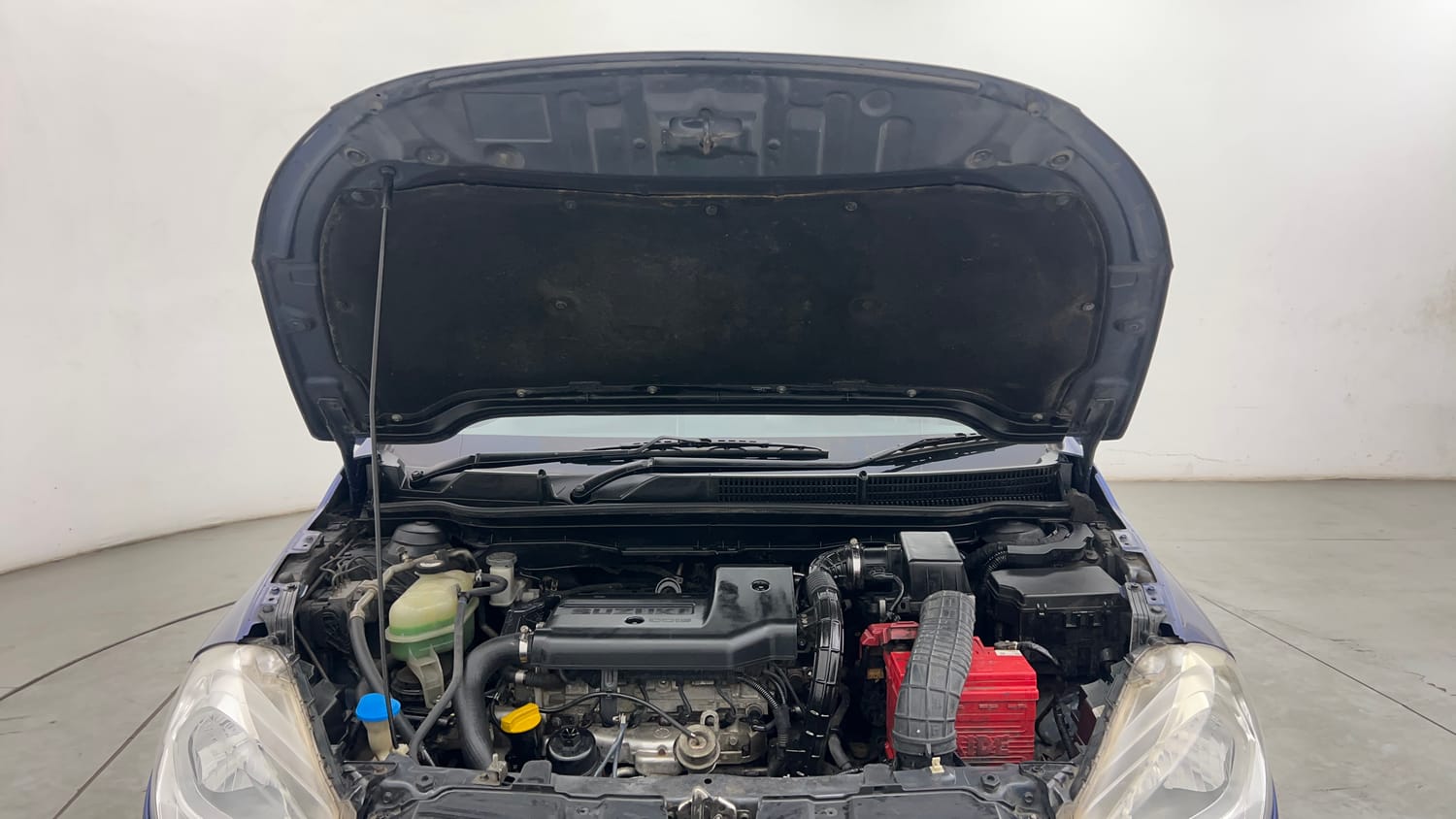Used 2016 Maruti Suzuki S-Cross Zeta 1.3 Diesel Manual engine ENGINE & BONNET OPEN FRONT VIEW