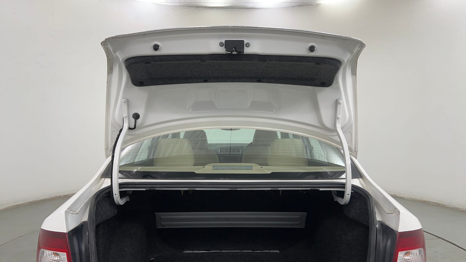 Used 2018 Skoda Rapid Style 1.6 MPI Petrol Manual interior DICKY DOOR OPEN VIEW