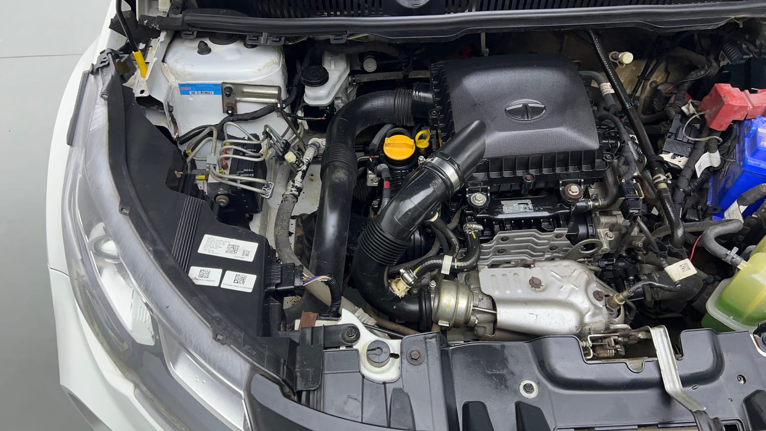 Used 2023 Tata Nexon XM S Petrol + CNG(Outside Fitted) Cng Manual engine ENGINE RIGHT SIDE VIEW