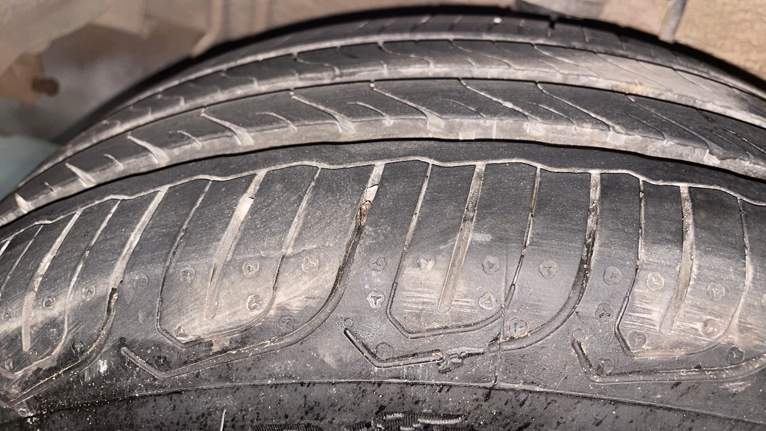 Used 2015 Tata Zest XM Petrol Petrol Manual tyres RIGHT REAR TYRE TREAD VIEW