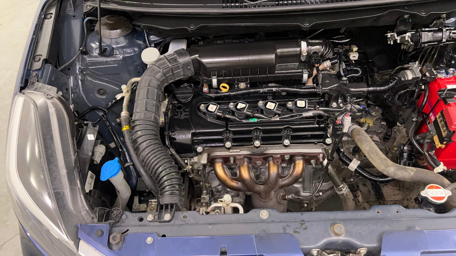 Used 2020 Maruti Suzuki Baleno Zeta Petrol Manual engine ENGINE RIGHT SIDE VIEW