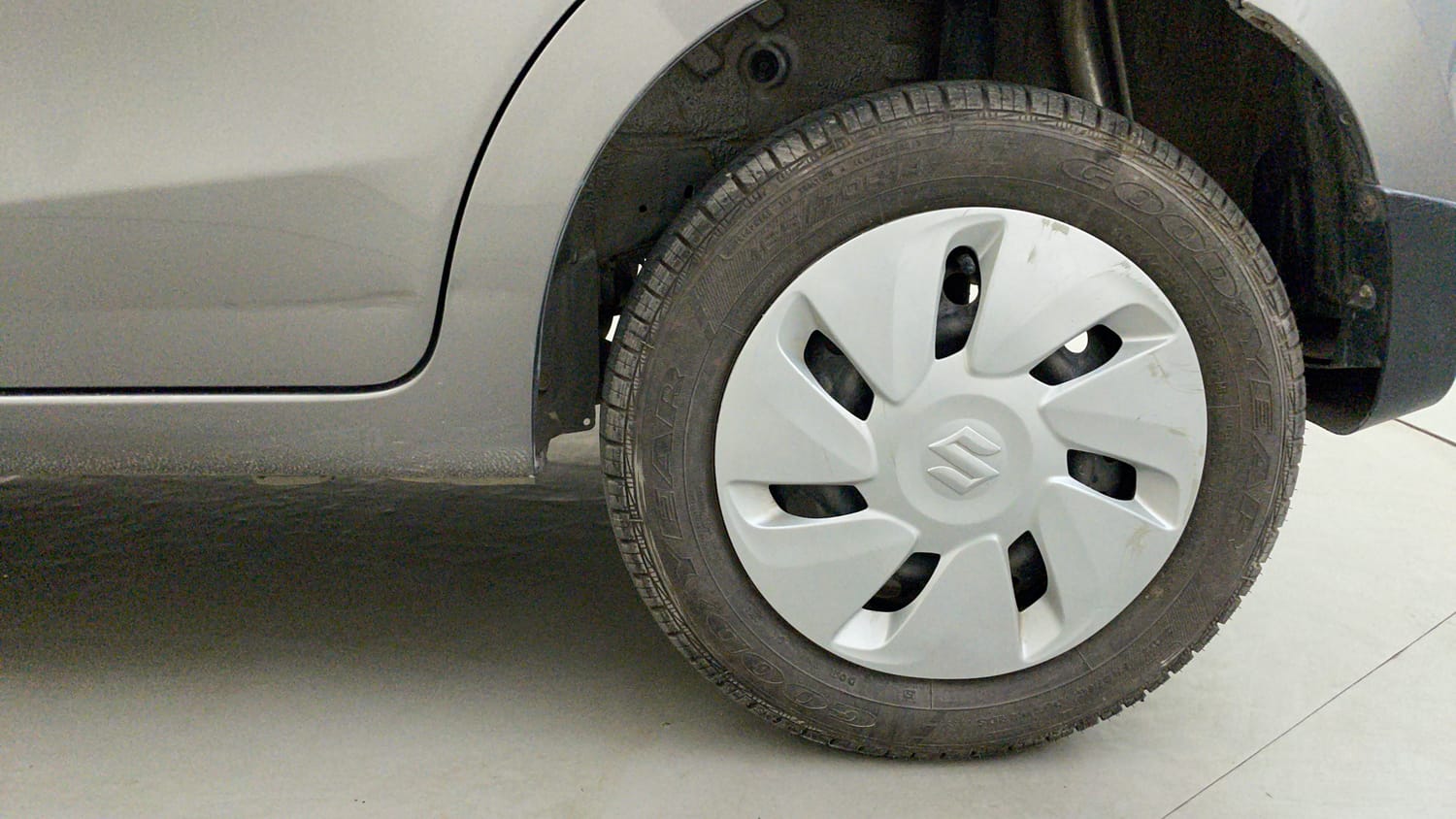 Used 2018 Maruti Suzuki Celerio VXi AMT Petrol Automatic tyres LEFT REAR TYRE RIM VIEW