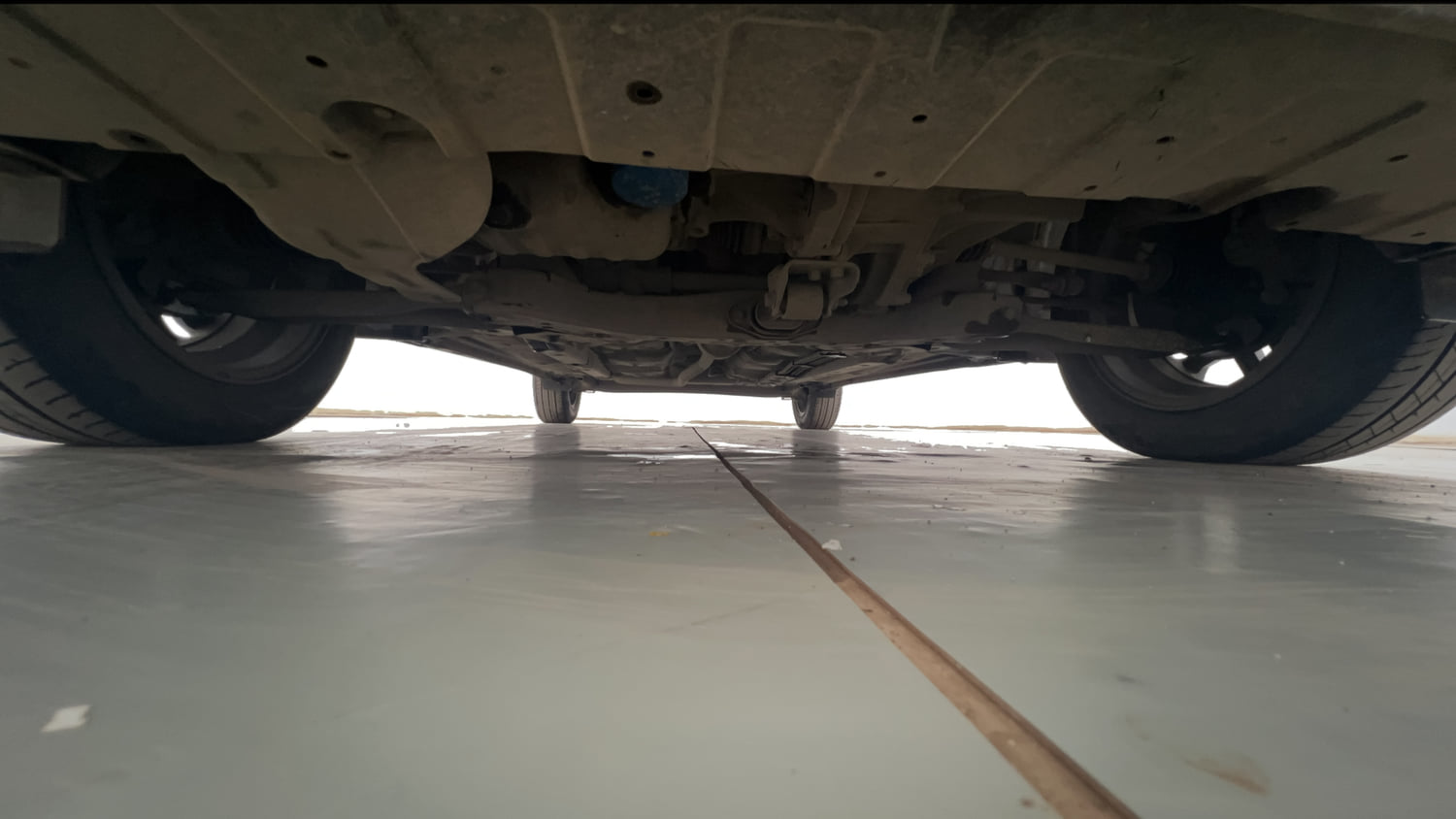 Used 2023 Hyundai Exter SX (O) 1.2 MT Petrol Manual extra FRONT LEFT UNDERBODY VIEW