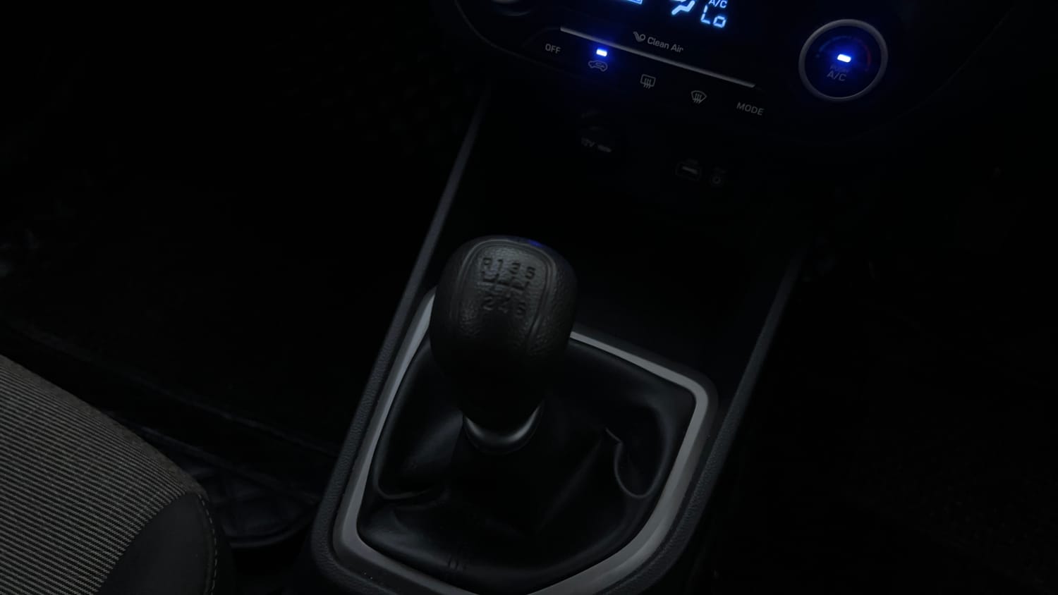 Used 2017 Hyundai Creta 1.6 SX Plus Petrol Petrol Manual interior GEAR  KNOB VIEW