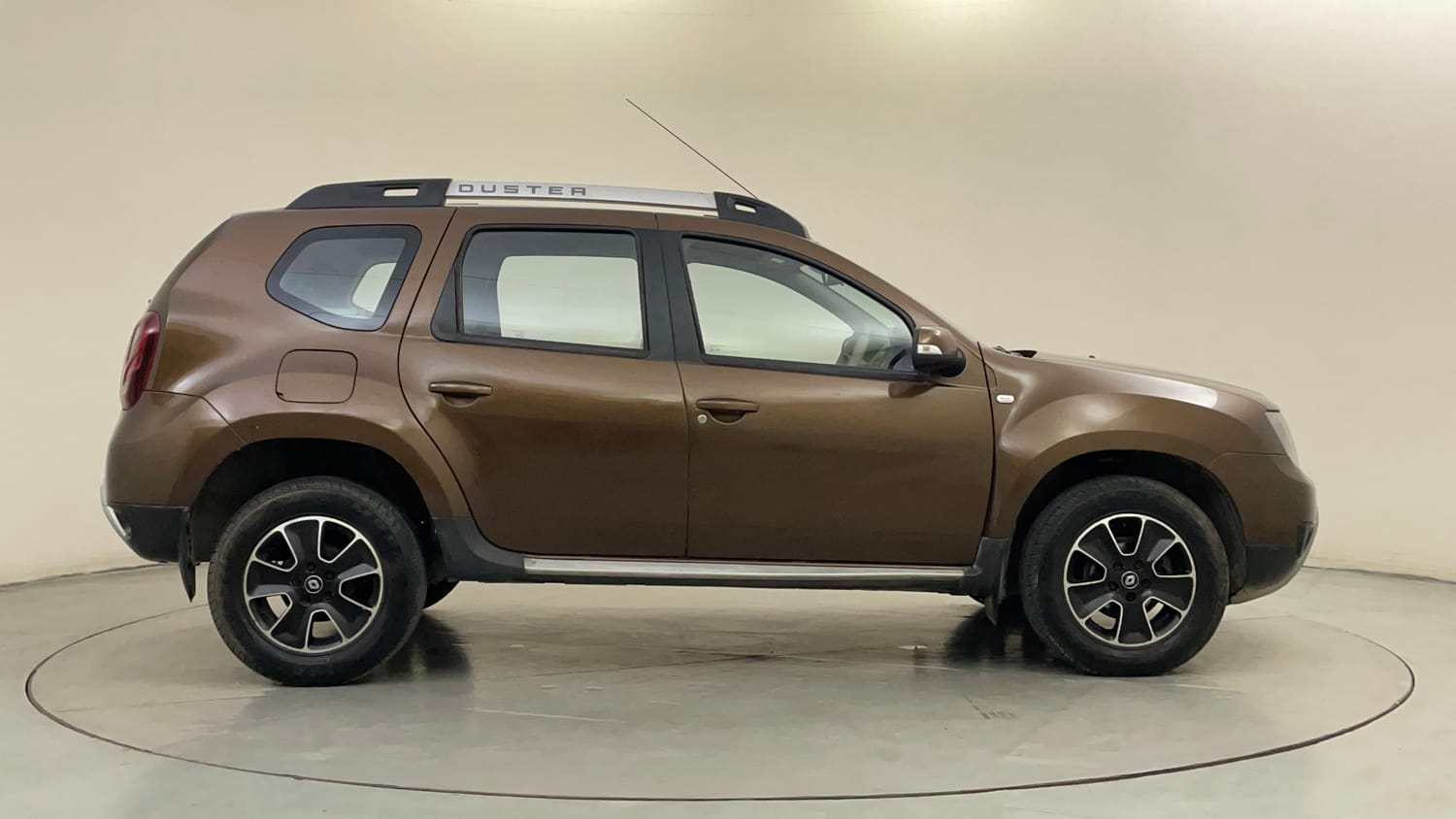 Used 2016 Renault Duster 110 PS RXZ 4X2 MT Diesel Diesel Manual exterior RIGHT SIDE VIEW