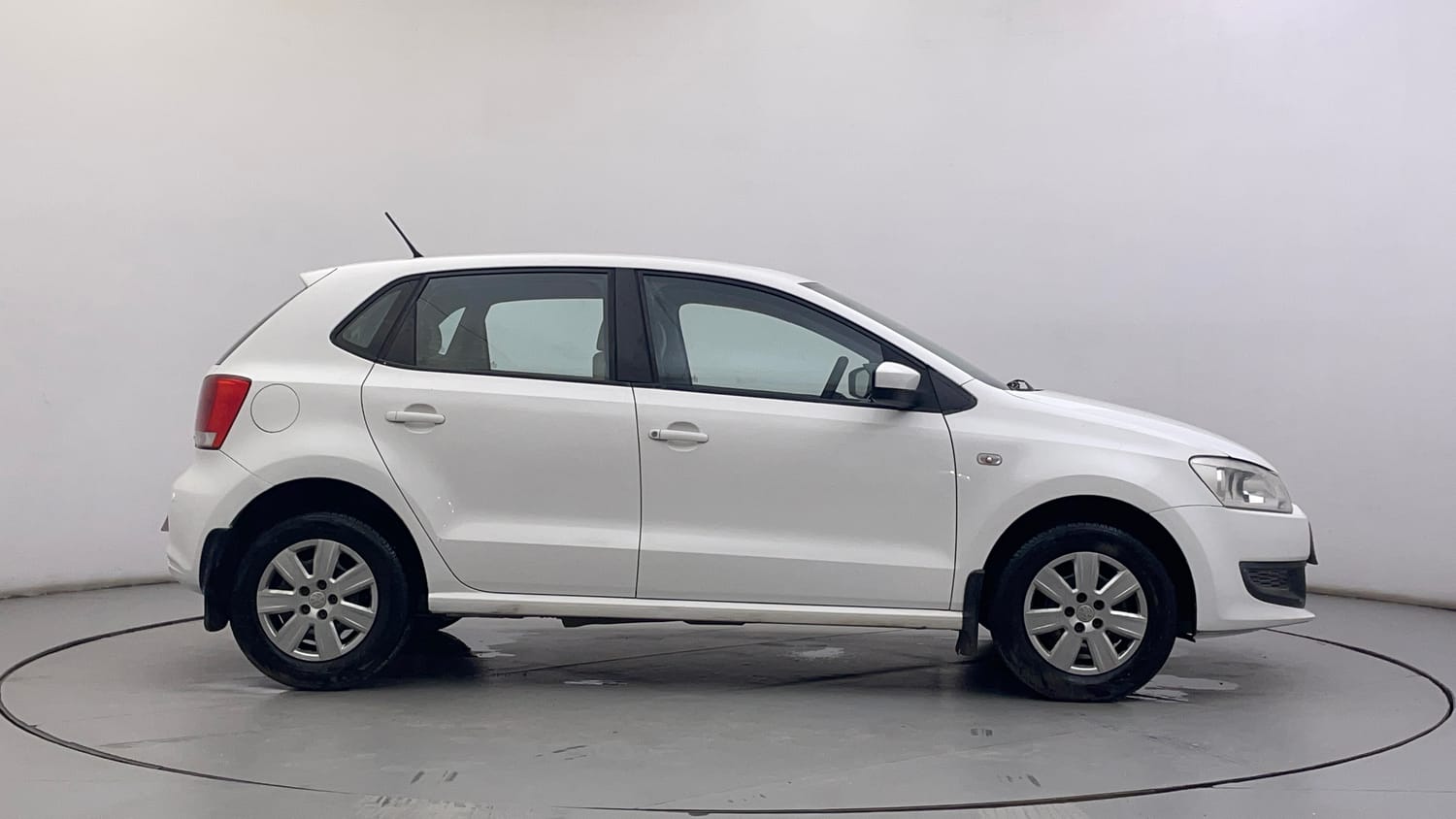 Used 2013 Volkswagen Polo Trendline 1.2L (P) Petrol Manual exterior RIGHT SIDE VIEW