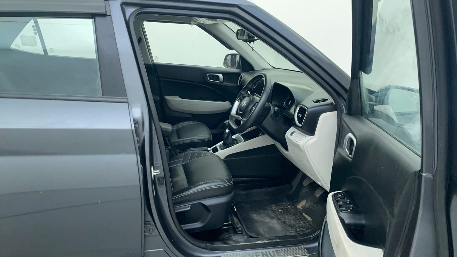 Used 2022 Hyundai Venue SX 1.2 Petrol Petrol Manual interior RIGHT SIDE FRONT DOOR CABIN VIEW