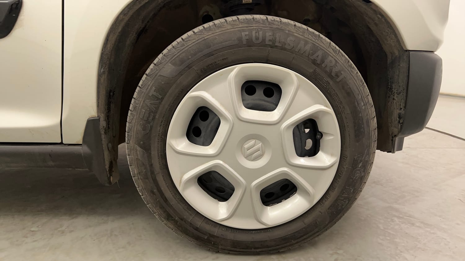 Used 2024 Maruti Suzuki S-Presso VXi (O) AMT Petrol Automatic tyres RIGHT FRONT TYRE RIM VIEW