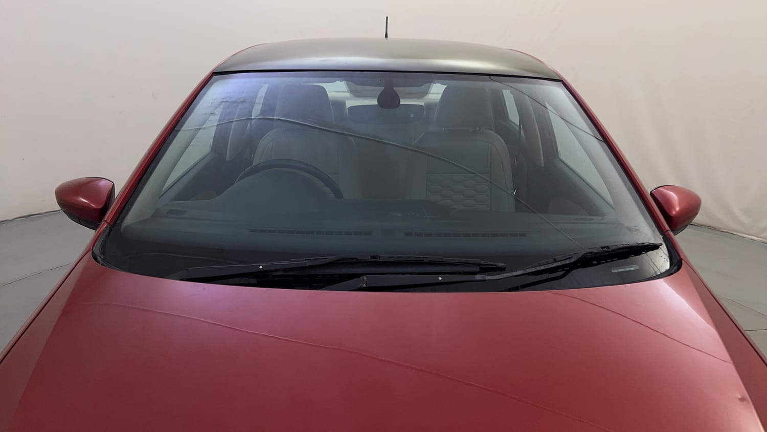 Used 2019 Volkswagen Ameo Highline Plus 1.0L (P) 16 Alloy Petrol Manual exterior FRONT WINDSHIELD VIEW
