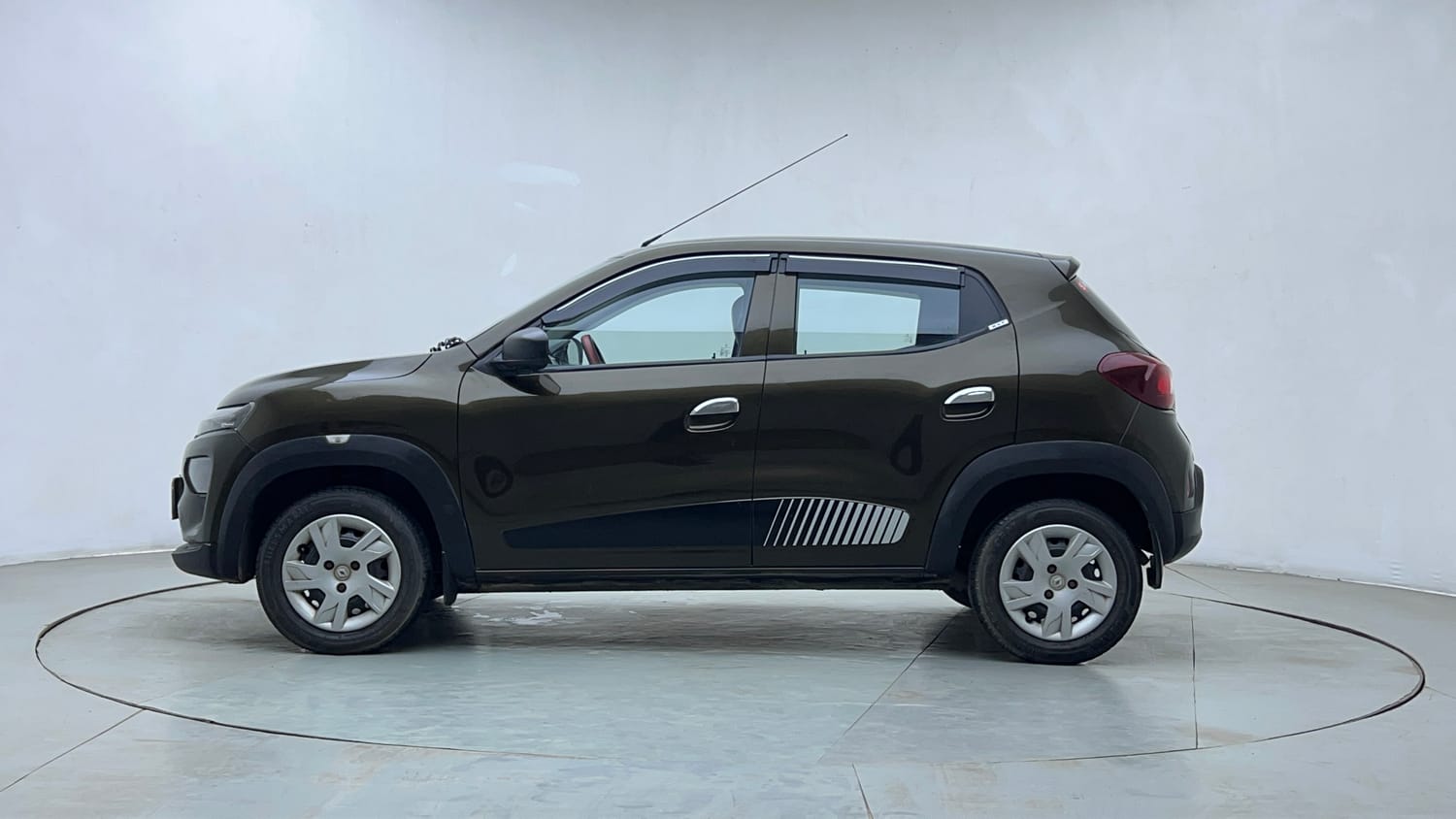 Used 2020 Renault Kwid RXT Petrol Manual exterior LEFT SIDE VIEW