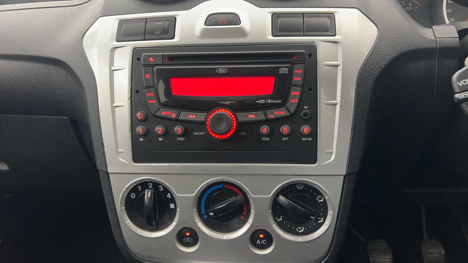 Used 2015 Ford Figo Duratec Petrol ZXI 1.2 Petrol Manual interior MUSIC SYSTEM & AC CONTROL VIEW
