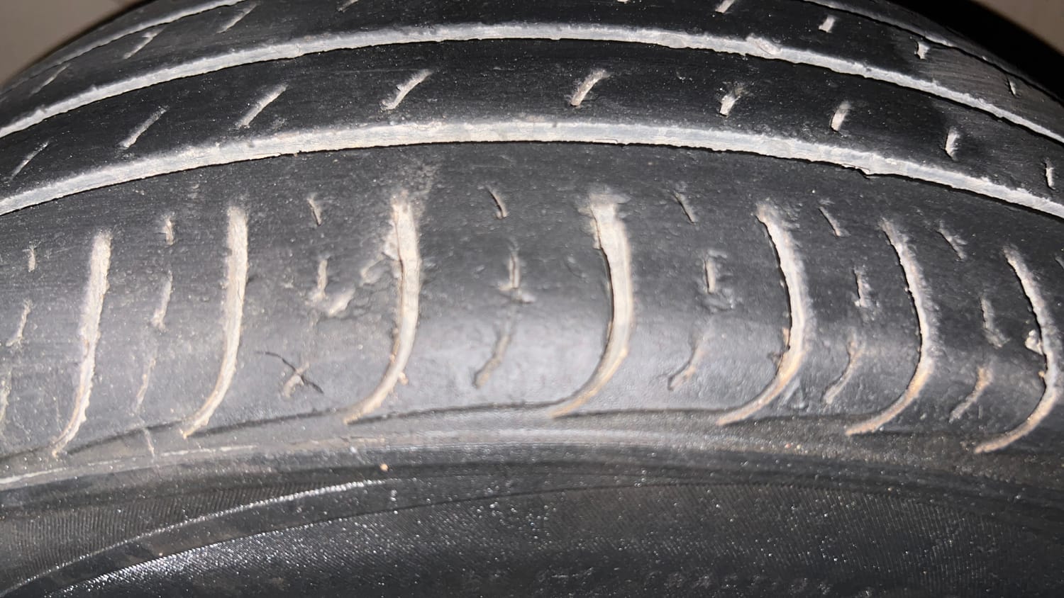 Used 2017 Hyundai Creta 1.6 SX Plus Petrol Petrol Manual tyres LEFT FRONT TYRE TREAD VIEW