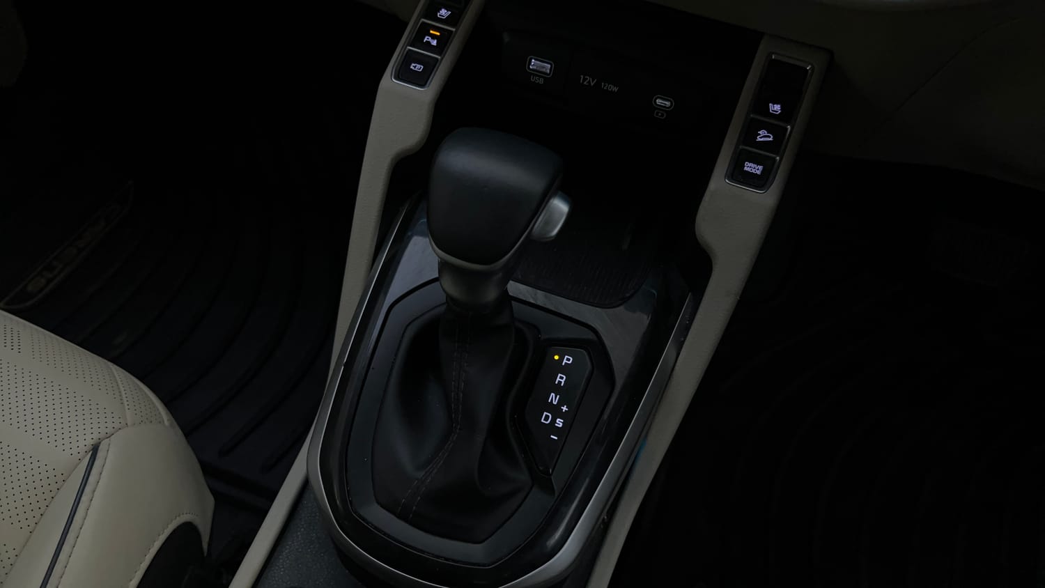 Used 2022 Kia Carens Luxury Plus 1.5 Diesel 6 STR Diesel Automatic interior GEAR  KNOB VIEW
