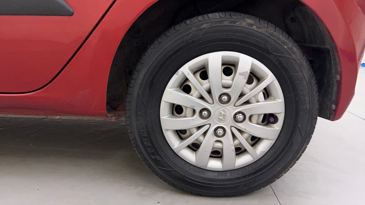 Used 2013 Hyundai i10 Era 1.1 iRDE2 Petrol Manual tyres LEFT REAR TYRE RIM VIEW