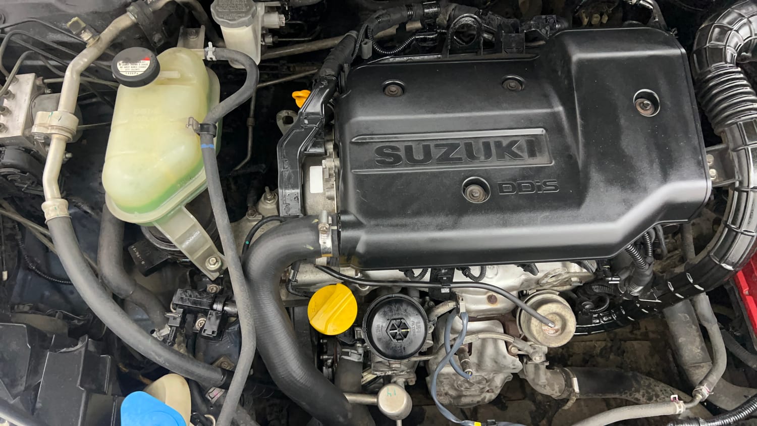 Used 2016 Maruti Suzuki S-Cross Zeta 1.3 Diesel Manual engine ENGINE RIGHT SIDE VIEW