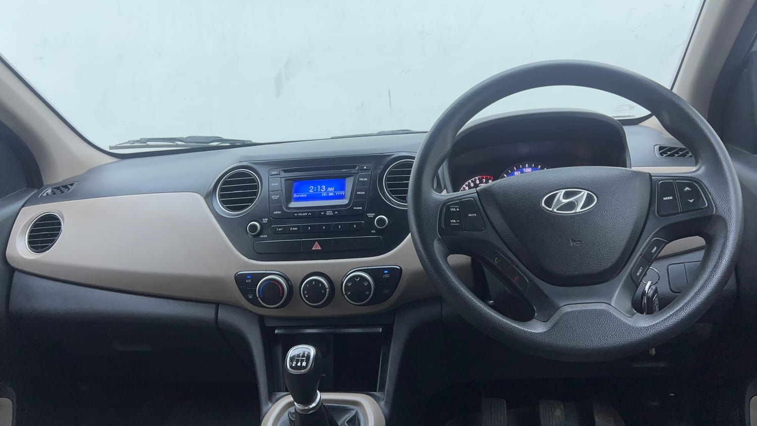 Used 2015 Hyundai Xcent S 1.2 (O) Petrol Manual interior DASHBOARD VIEW