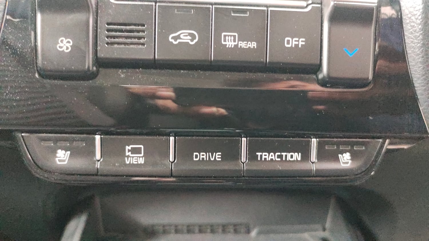 Used 2020 Kia Sonet GTX Plus 1.5 AT Diesel Automatic top_features Ventilated seats